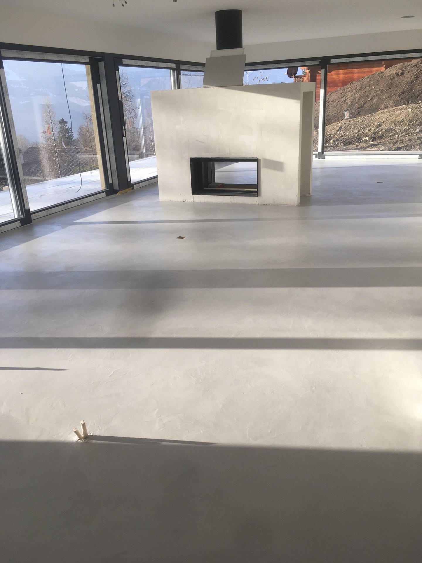 Cheminée centrale, lumière d’hiver